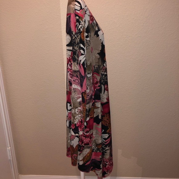 ATTITUDES by Renée - Floral Shark Bite Tunic - Picture 4 of 6